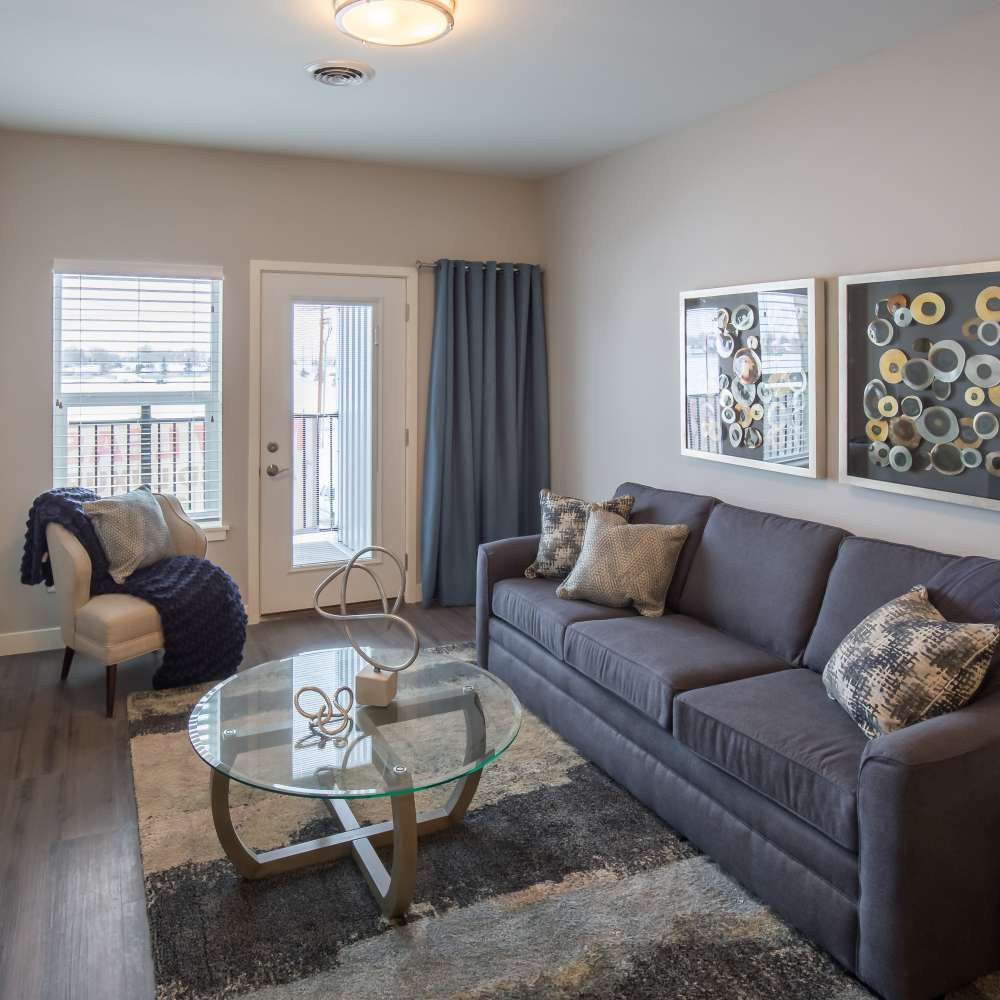 Living room with sofa at Shiloh Commons in Billings, Montana