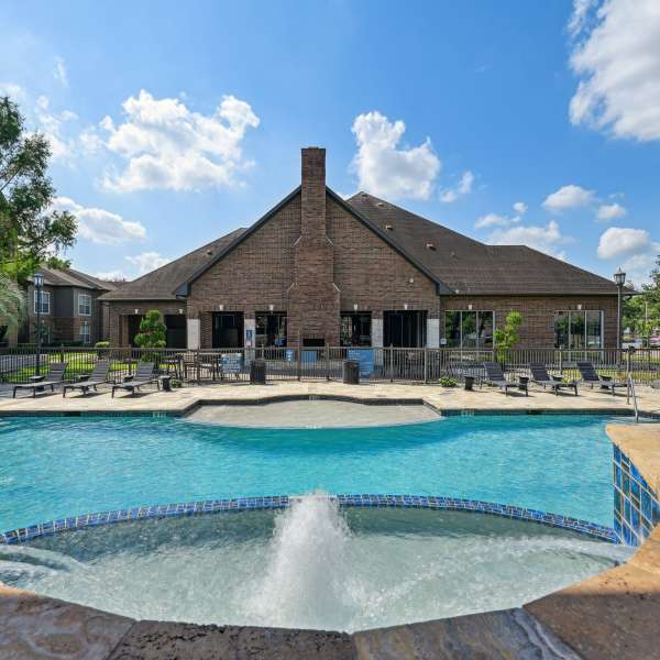 Asheville at Spring Branch offers a wide variety of amenities in Houston, Texas