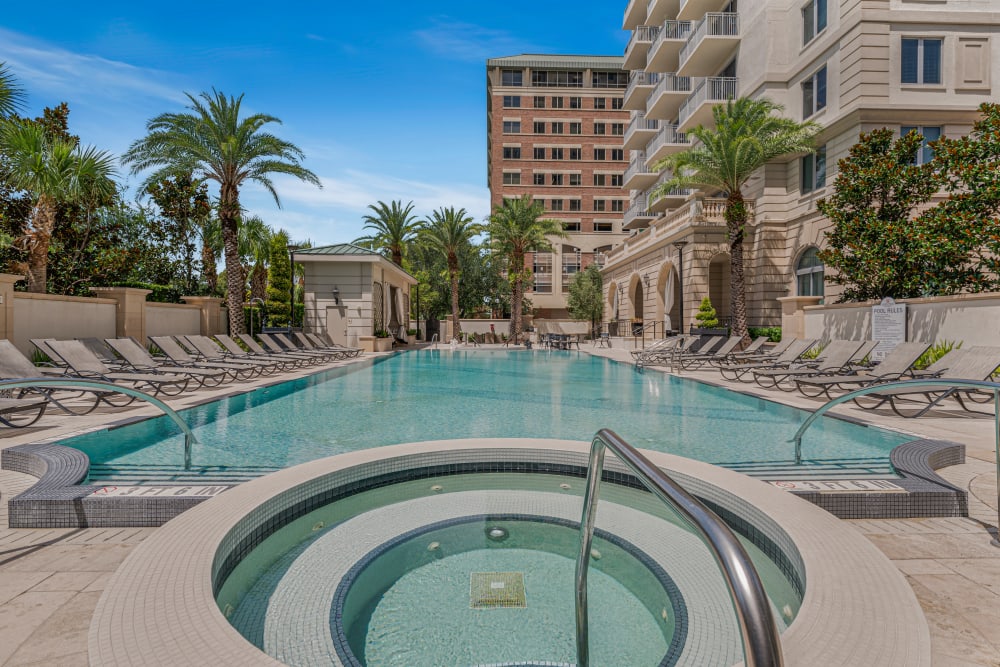 Spa and resort-style swimming pool at Olympus Harbour Island in Tampa, Florida