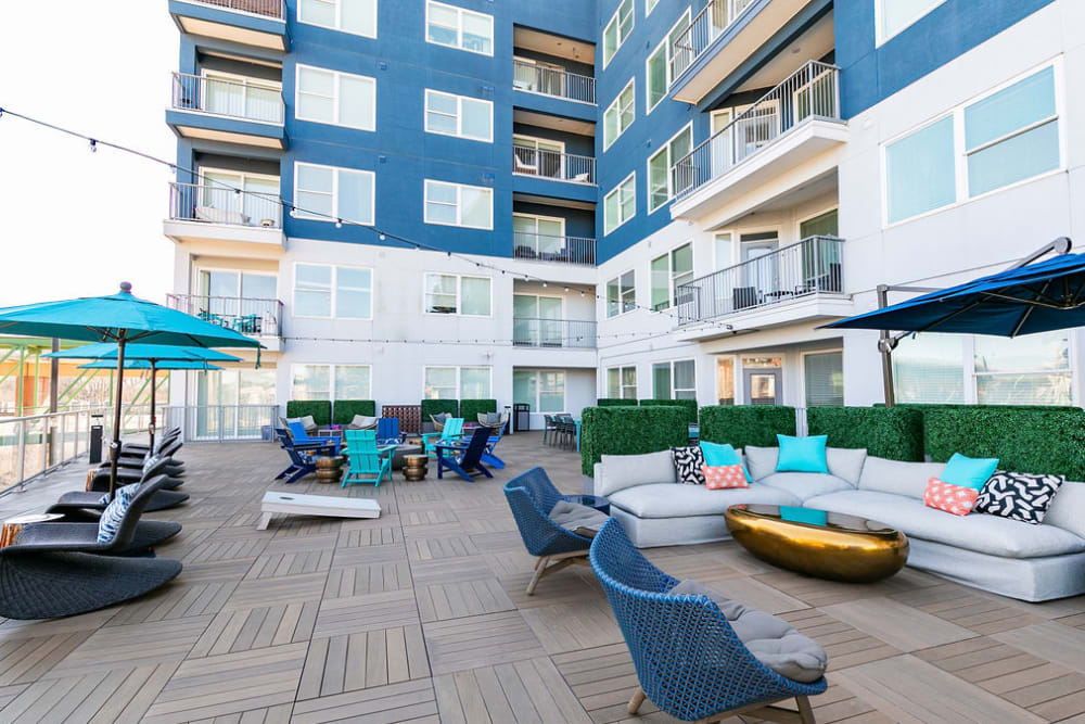 Outdoor lounge area at EDGE on the Beltline | Apartments in Atlanta, GA