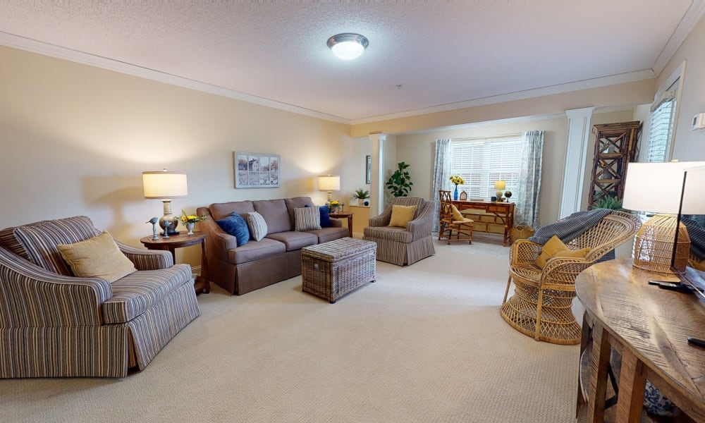 An apartment living room at The Keystones of Cedar Rapids in Cedar Rapids, Iowa
