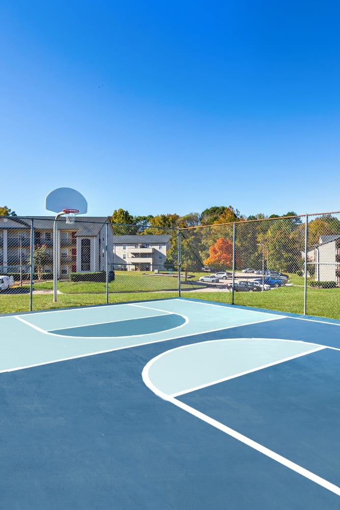 Basketball court at Alexander Station Apartment Homes in Salisbury, North Carolina