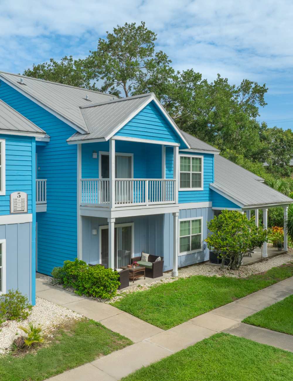 Exterior of an apartment and balcony at Mode at Ballast Point in Tampa, Florida