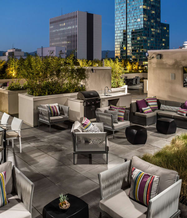 At Berkshire K2LA you can work out with a view of Los Angeles