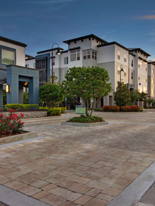 View gallery at The Courtney at Lake Shadow in Orlando, Florida