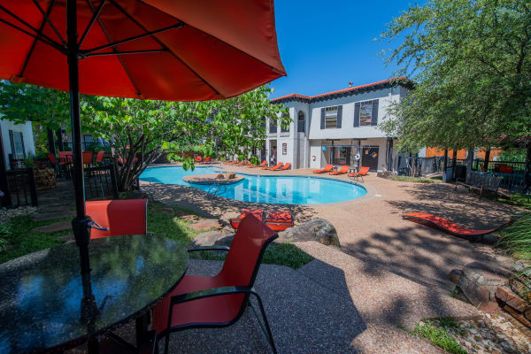 swimming pool at apartments in tulsa