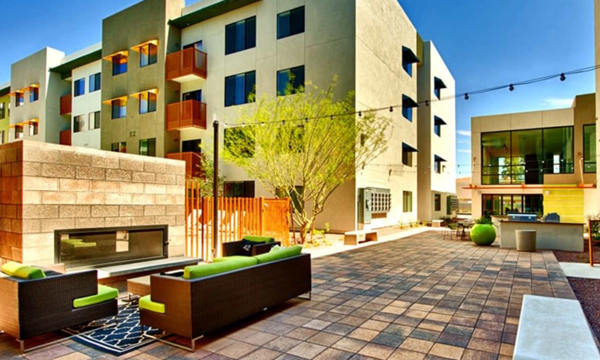 Cactus Forty-2 Apartments in Phoenix, Arizona