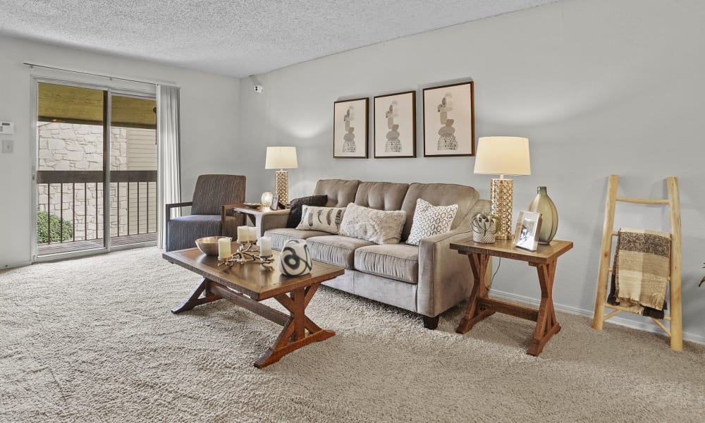 Living room at Sunchase Apartments in Tulsa, Oklahoma