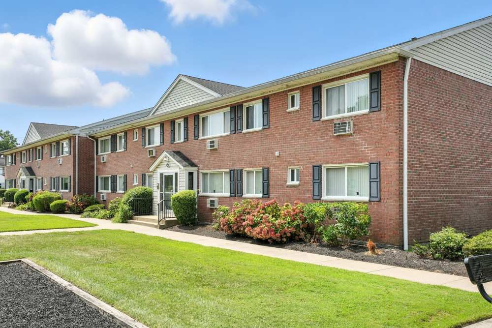 Modern apartment homes at Mid Island Apartments Bay Shore, New York