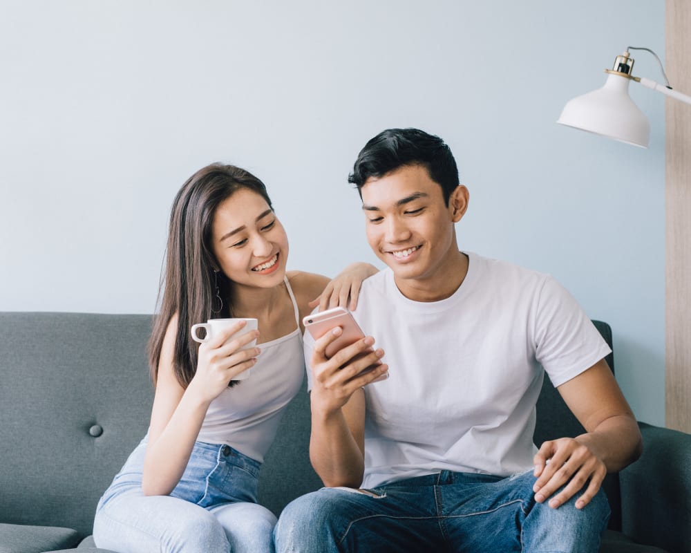 Residents looking at their social media at Sofi Shadowridge in Vista, California