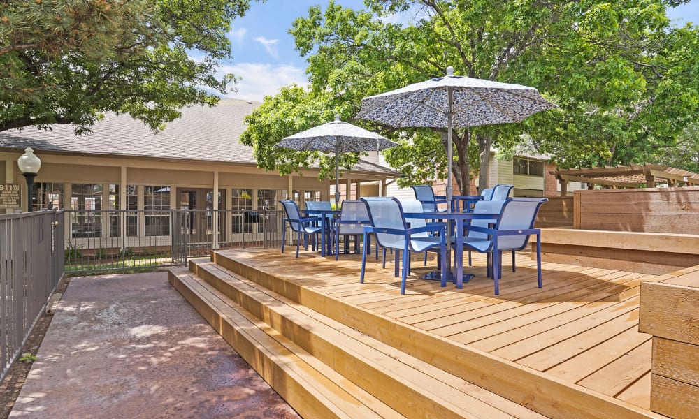 Outdoor seating area at Newport Apartments in Amarillo, Texas