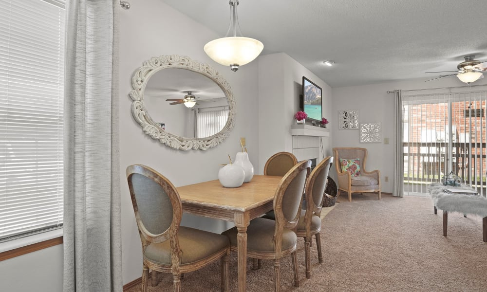 Dining area at Huntington Park Apartments in Wichita, Kansas