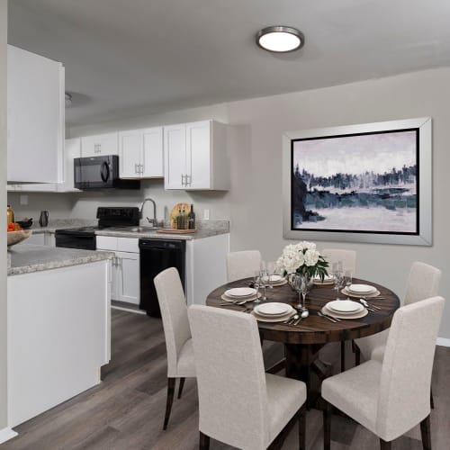 Dining room at Chesapeake Pointe, Chesapeake, Virginia