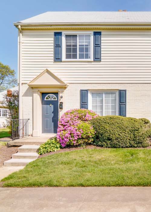 see the Photo Gallery at Hilliard Road Apartments in Richmond, Virginia