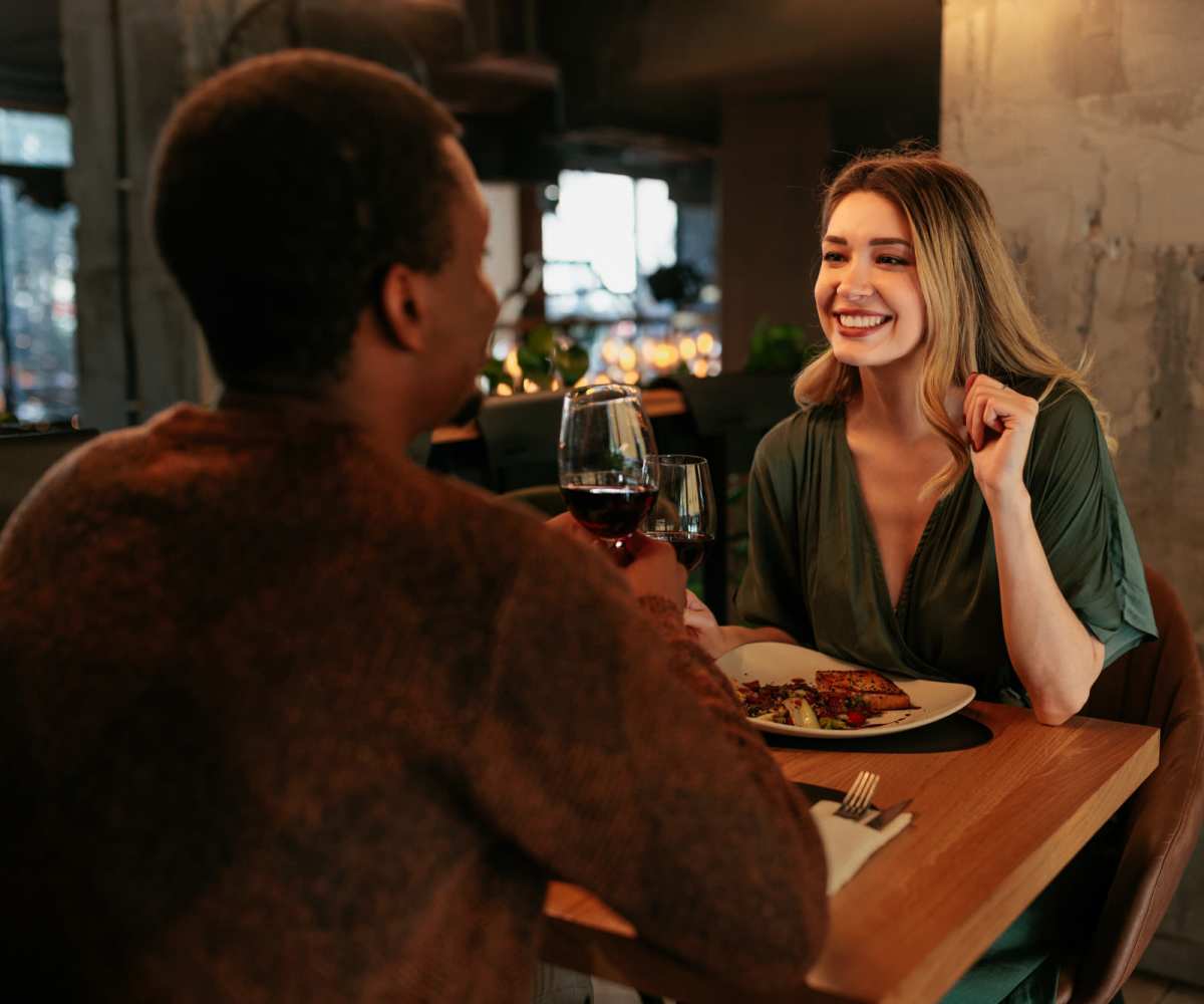 Resident couple having lunch at a restaurant near Lyons Estates in Moore, Oklahoma