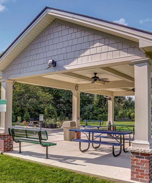 Picnic spot at Pebblecreek Crossing in Richmond, Kentucky