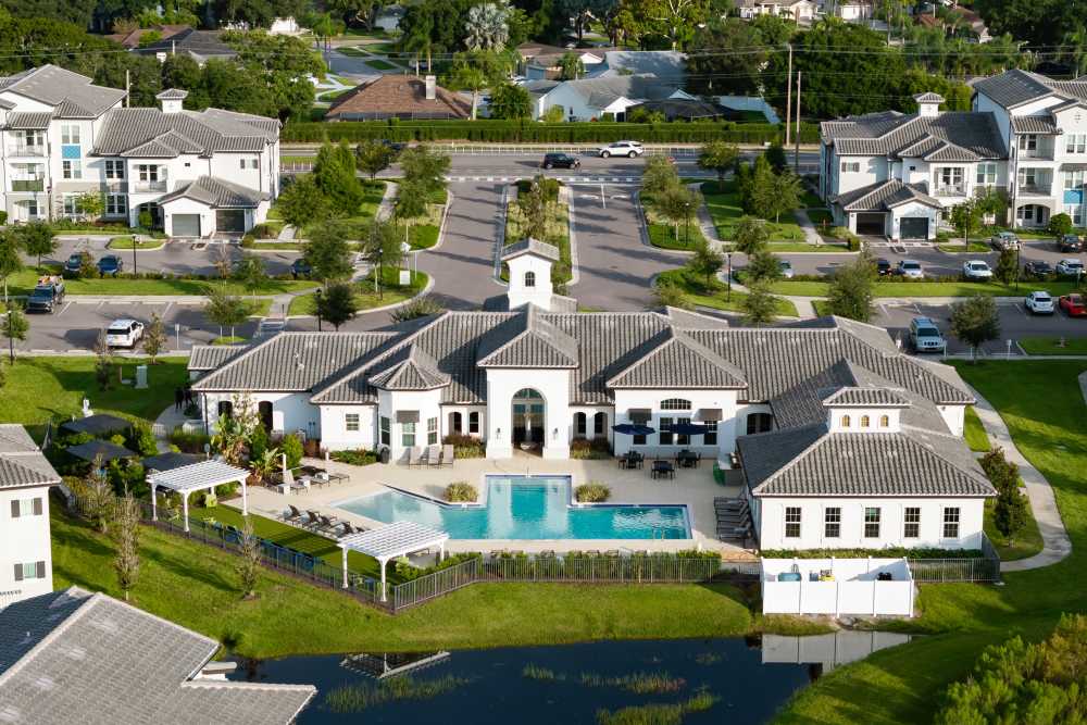 Green lawn outside of leasing office at Shadetree Apartments in Ruskin, Florida