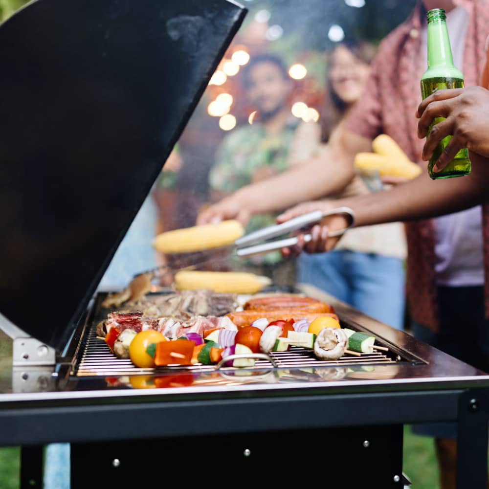 Grilling station at Stadium West Apartments in Arlington,Texas