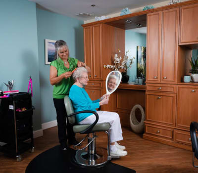 Resident visiting the salon at Scarborough Terrace in Scarborough, Maine