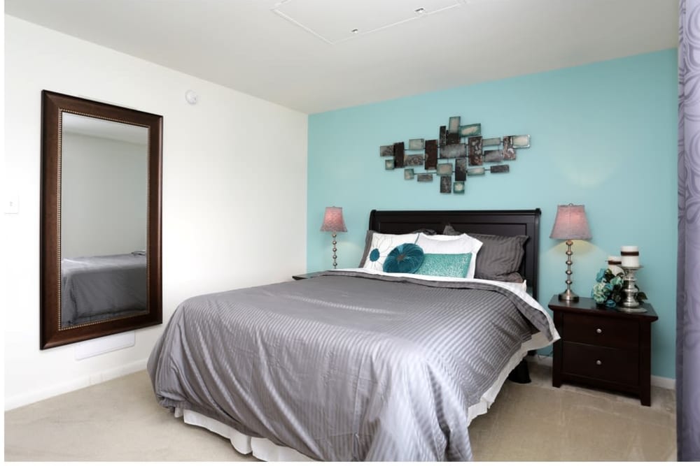 large bedroom at windsor lake apartments in virginia beach virginia