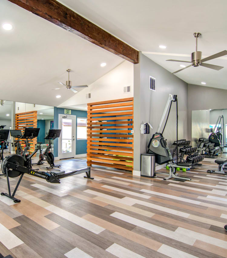 Amenities At Veranda La Mesa Apartments With Walk In Closets