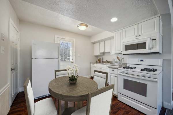 1 Bedroom 1 Bath Modern