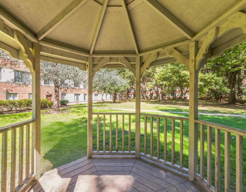 Gazebo and seating area at The Jefferson, an Eagle Rock Community in Falls Church, Virginia