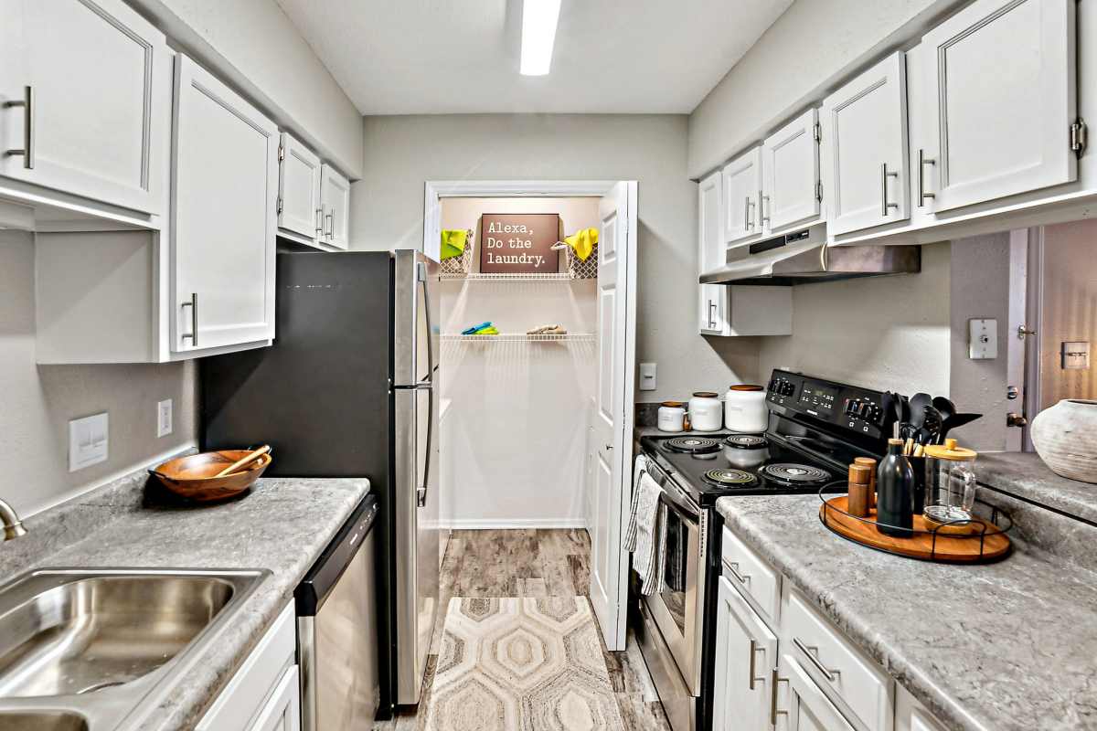 Fully equipped kitchen at Lakes at Lincoln in Greensboro, North Carolina