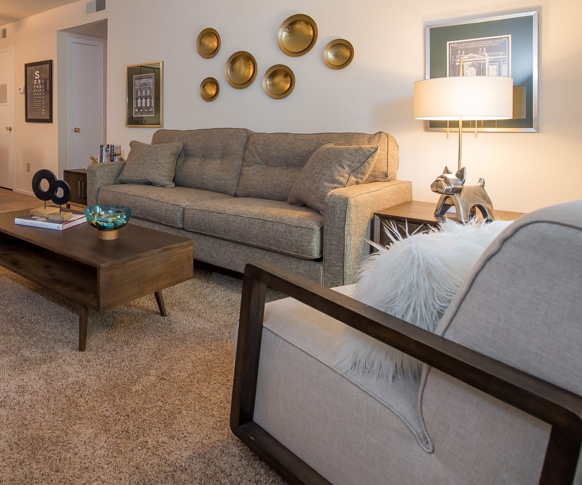 Northwest Wichita, KS Apartments | Raintree Apartments