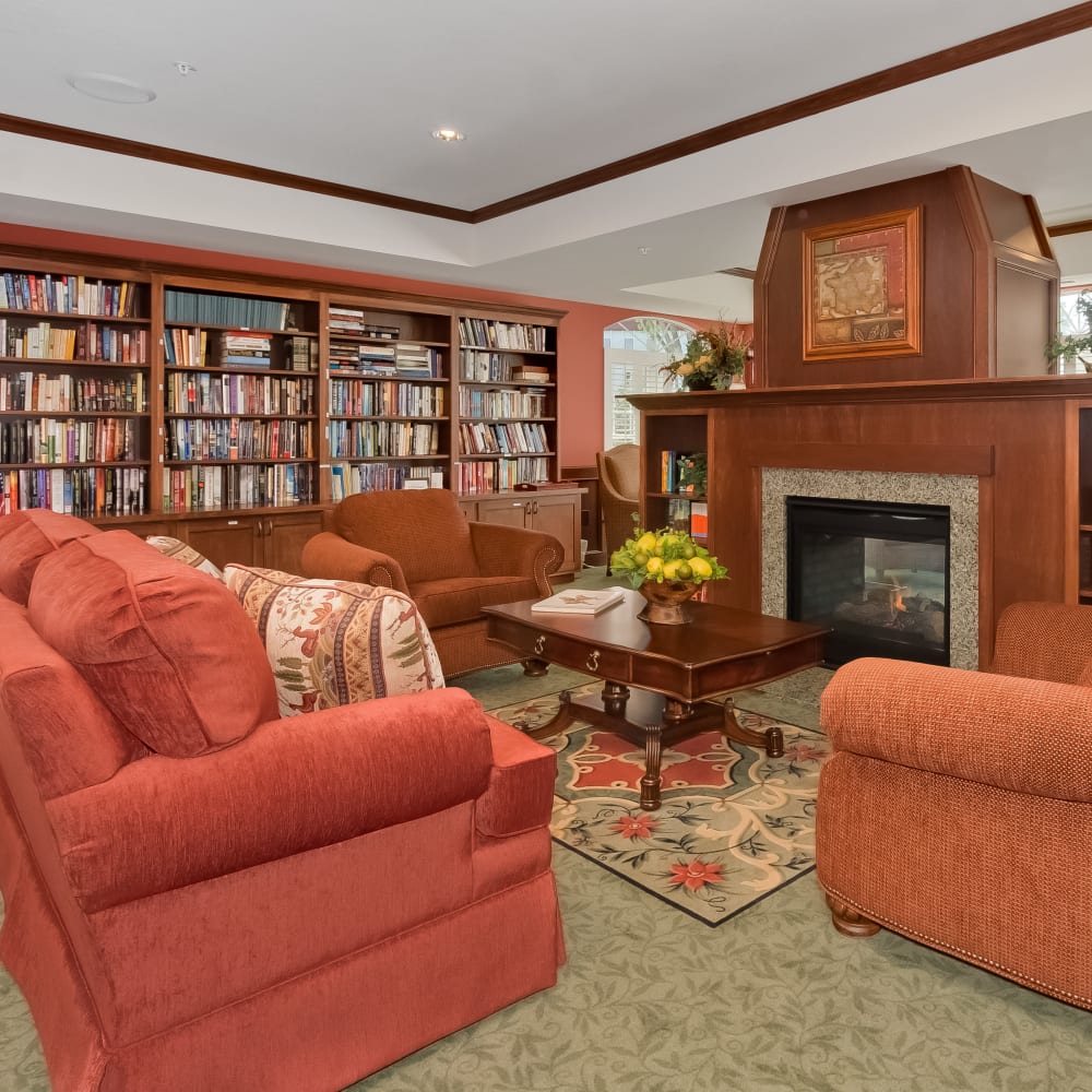 Resident library at Applewood Pointe of Bloomington at Southtown in Bloomington, Minnesota. 