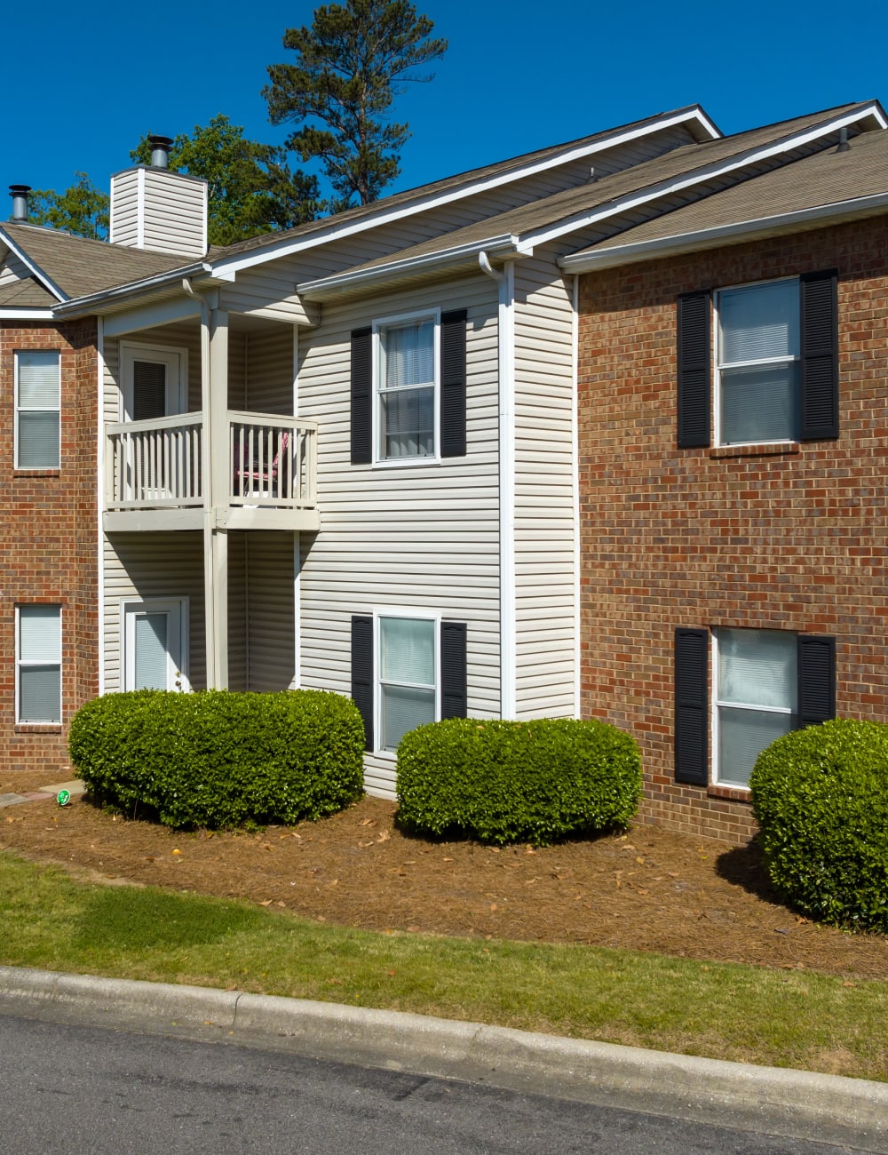 Exterior of an apartment building at Chace Lake Villas in Birmingham, Alabama
