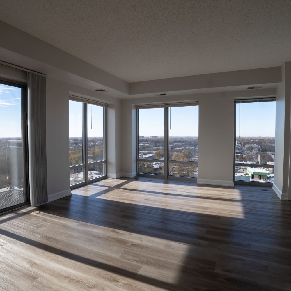 Large floor plans at 415 Premier Apartments in Evanston, Illinois