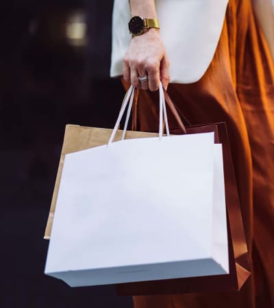 Resident shopping near One Metrocenter in Nashville, Tennessee