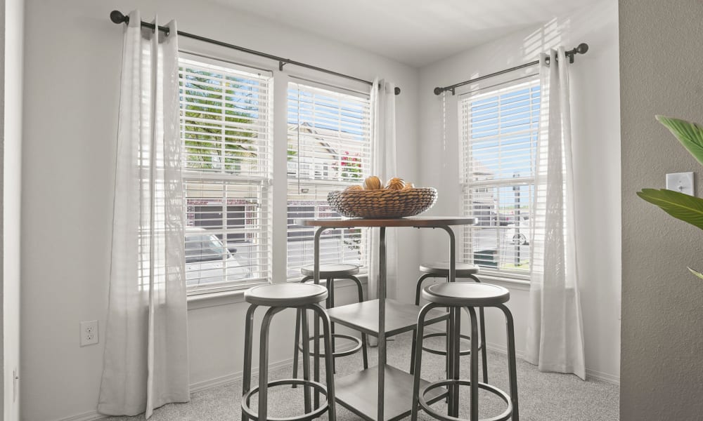 Dining room at Mission Point Apartments in Moore, Oklahoma