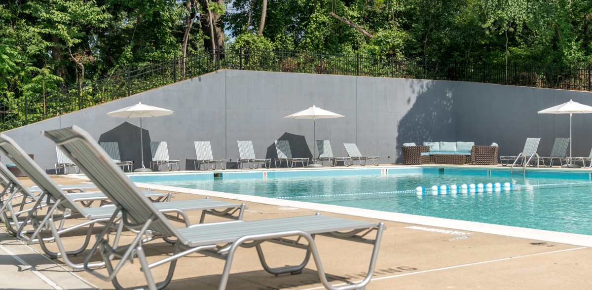 Sparkling pool at Elevations One, Woodbridge, Virginia