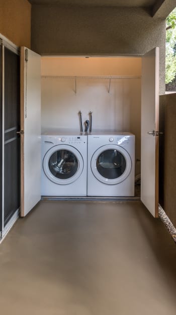 Washer and dryer at Seapointe Villas apartments