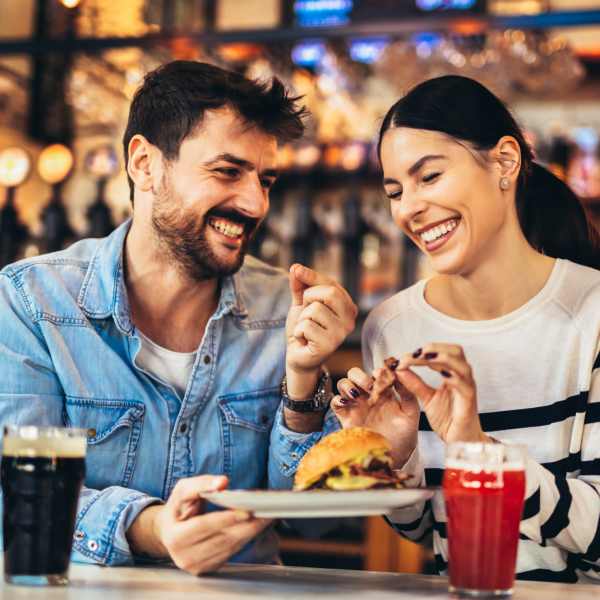 Couple having lunch near The Gallery On Wells in Chicago, Illinois