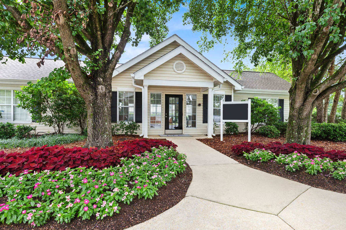 Leasing office with beautiful landscaping at Barrington Parc in Moody, Alabama