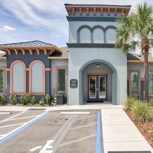 Exterior of an apartment building at Sawgrass Creek in New Port Richey, Florida