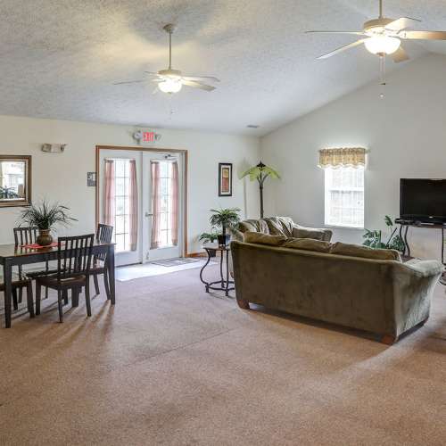 Community room lounge area at Ardmore Crossing in Chillicothe, Ohio