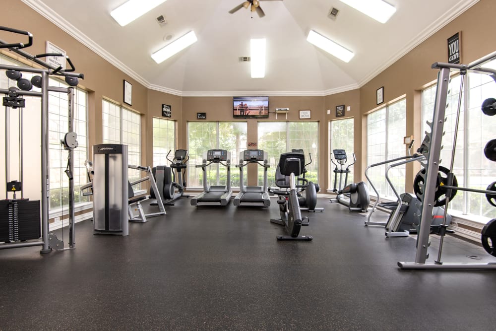 Fitness center at Ballantyne Apartments in Lewisville, Texas