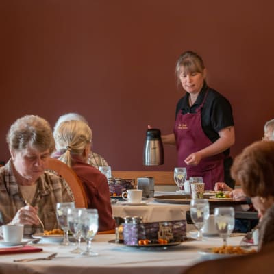 Residents dining at Deer Crest Senior Living in Red Wing, Minnesota