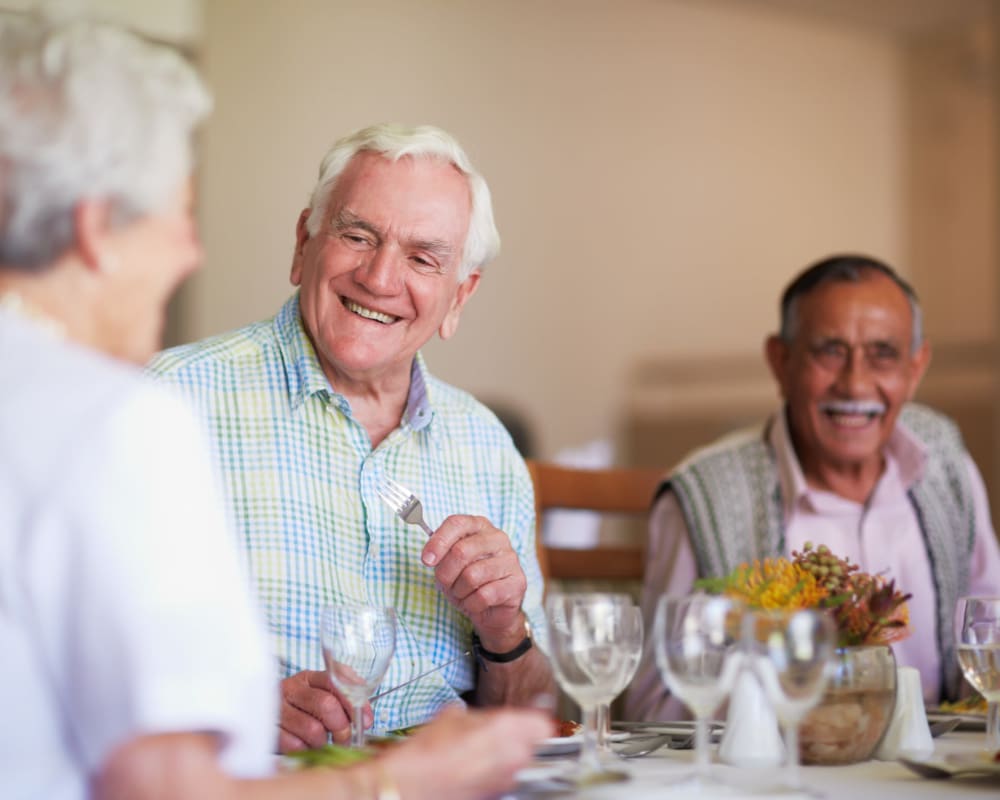 Residents enjoying a meal at Milestone Senior Living Stoughton in Stoughton, Wisconsin.