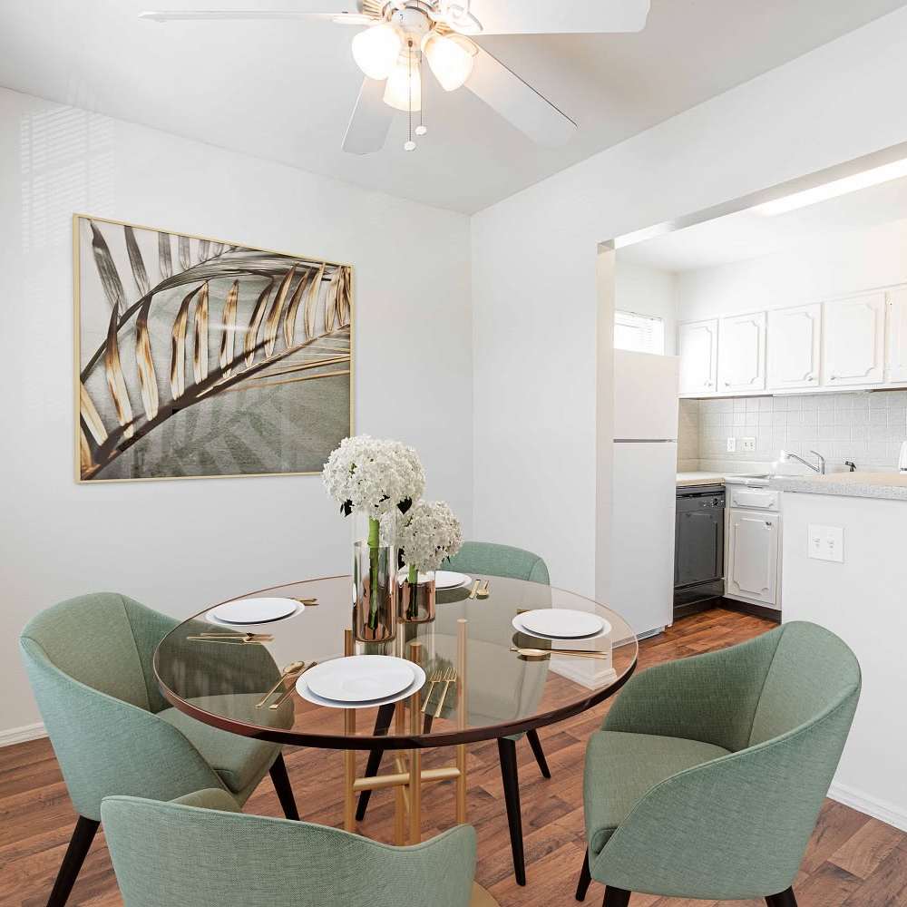 Dining area at Brentwood Place Apartments in Saint Louis, Missouri