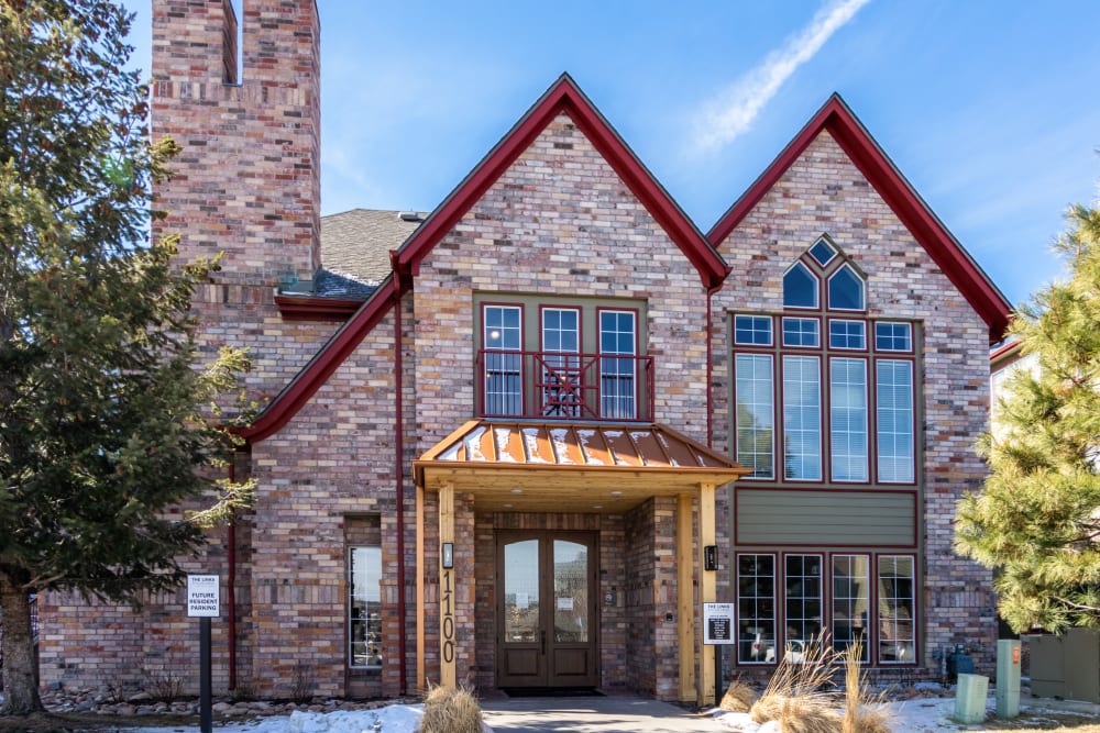 Beautiful garden-style apartments in The Links at Plum Creek in Castle Rock, Colorado
