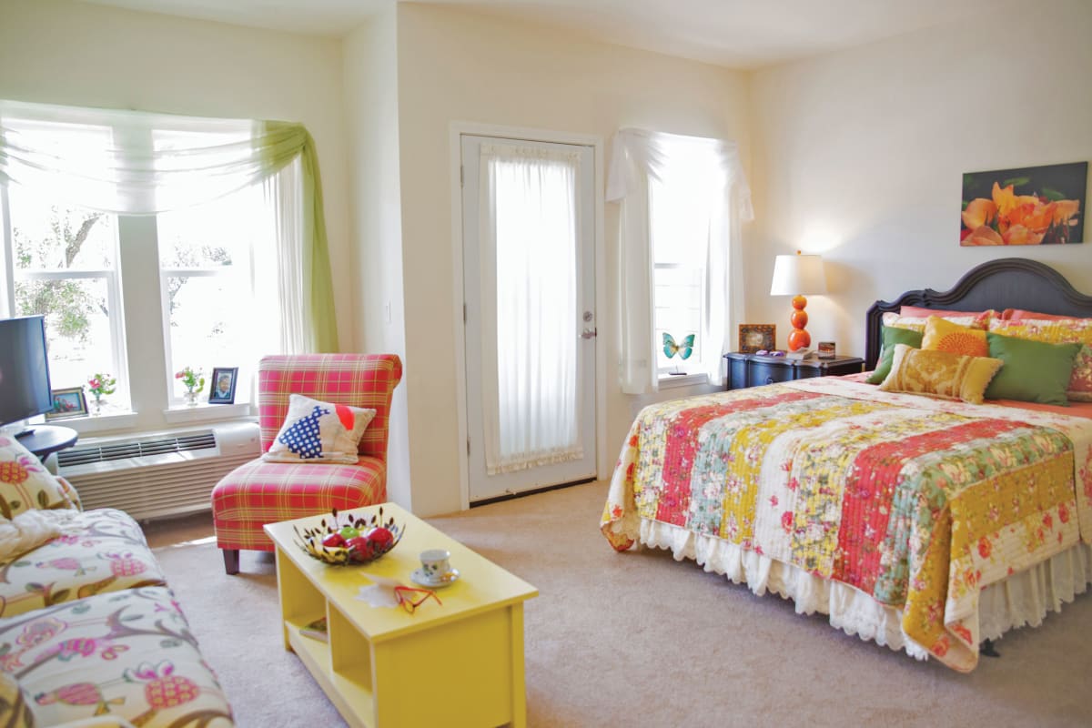 Spacious bedrooms at The Savoy Gracious Retirement Living in Winter Springs, Florida