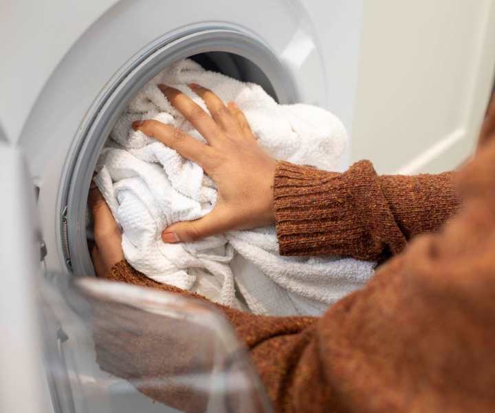 Laundry facility at Meridian Oaks in Tallahassee, Florida