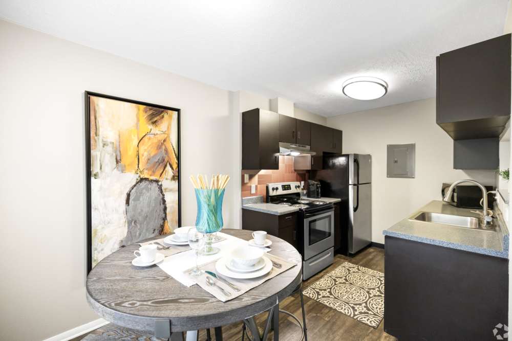 kitchen with eat-in dining area