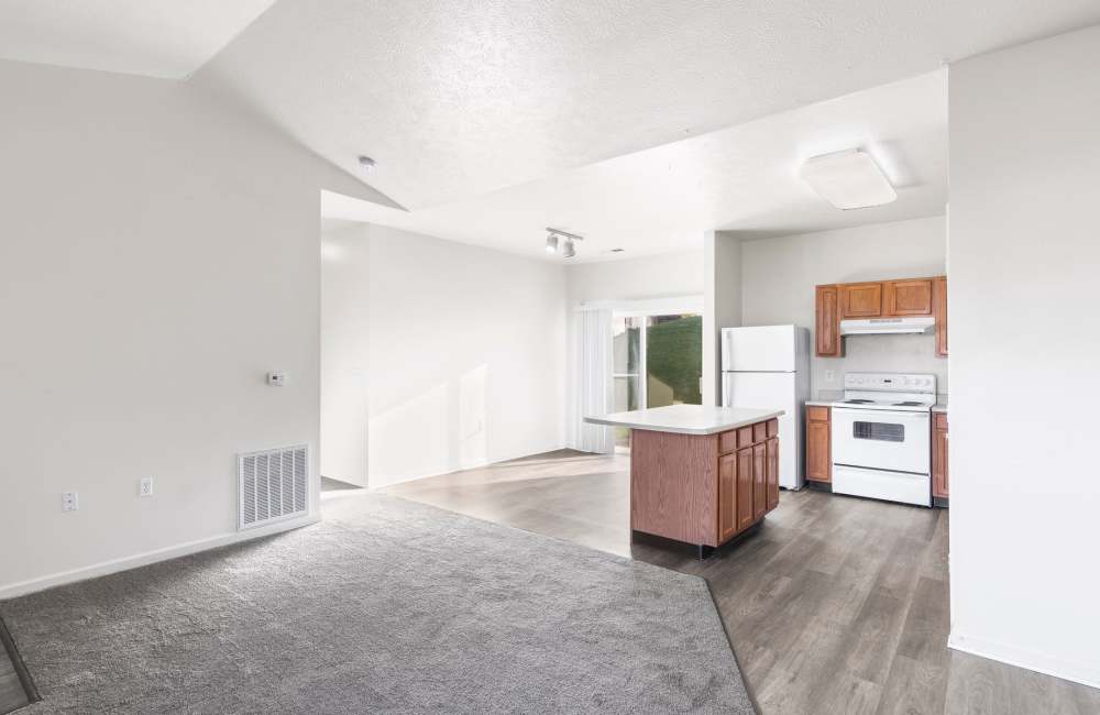 Living room area at Vienna Woods in Canton, Ohio 