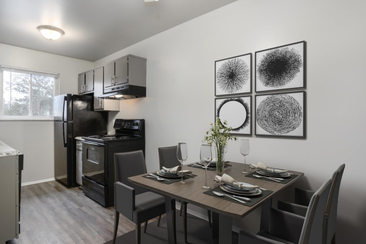 Apartment Features at The Pointe at Cherry Hill in Westland, Michigan
